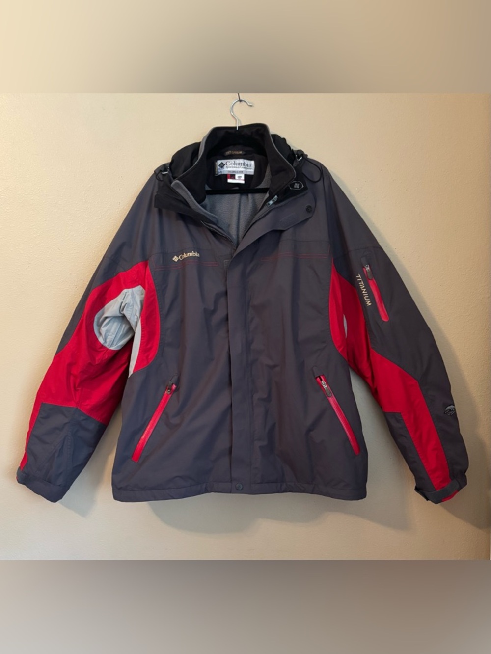 Sporty Extreme Warm/Weatherproof Columbia Titanium Omni-Tech Men’s Coat